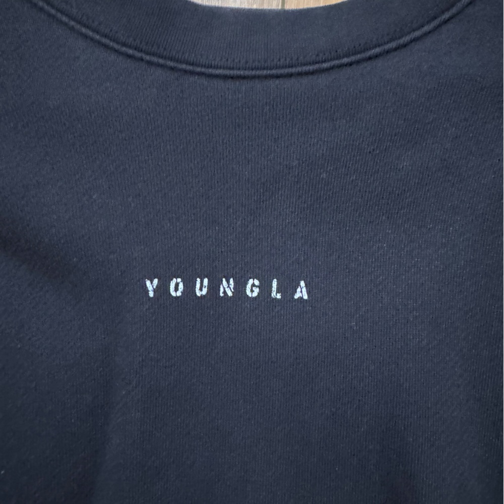 YOUNG LA OVER SIZED CREW NECK SIZE SMALL BLACK DISTRESSED - Picture 2 of 3